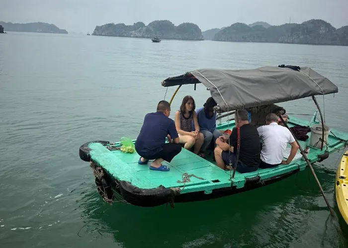 Wooden Sunshine Cruise Botel Hạ Long