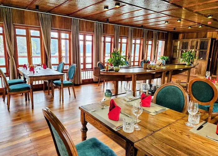 Wooden Sunshine Cruise Botel Hạ Long